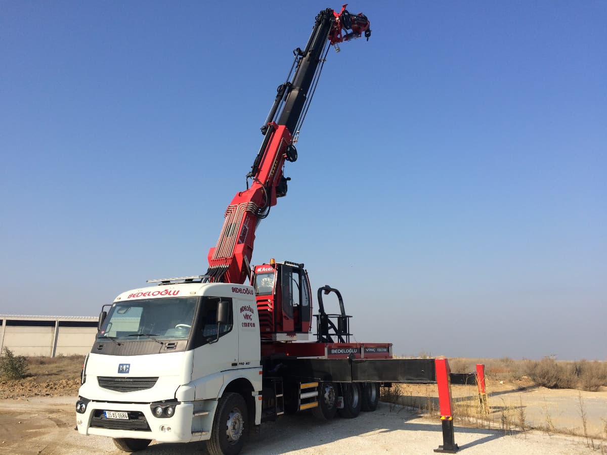 Bedeloğlu Vinç Kiralama mobil vinç filosundan bir araç